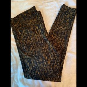 Black and Yellow LulaRoe Leggings. Size TC